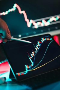 Graphique du marché financier illustrant la stratégie d'investissement stable
